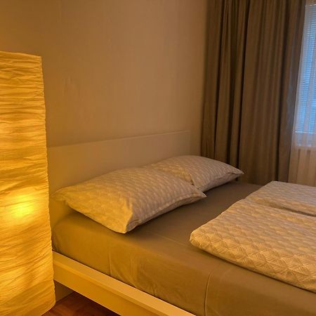 Aura'S Serenity Apartment Wina Bagian luar foto