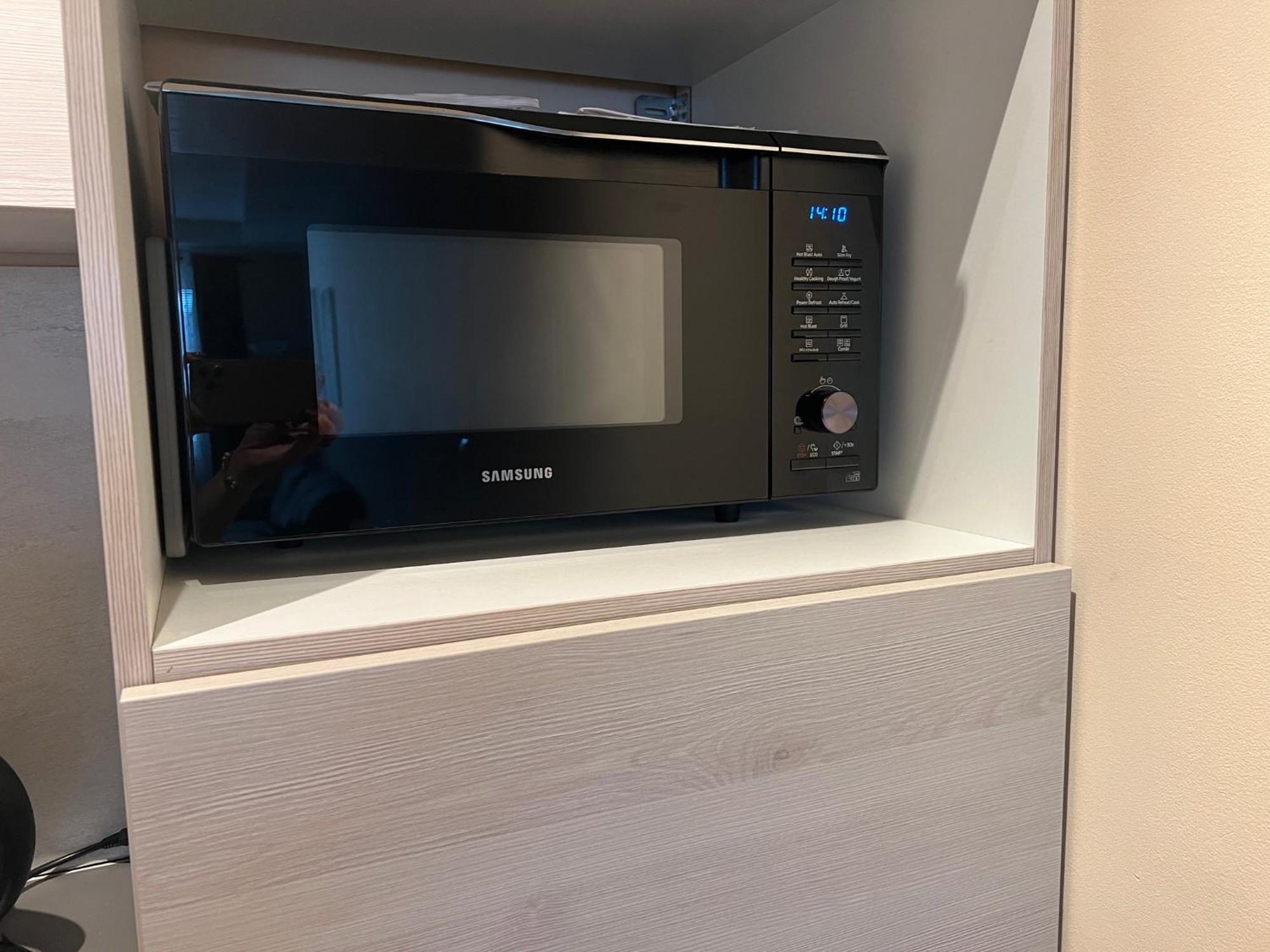 Aura'S Serenity Apartment Wina Bagian luar foto