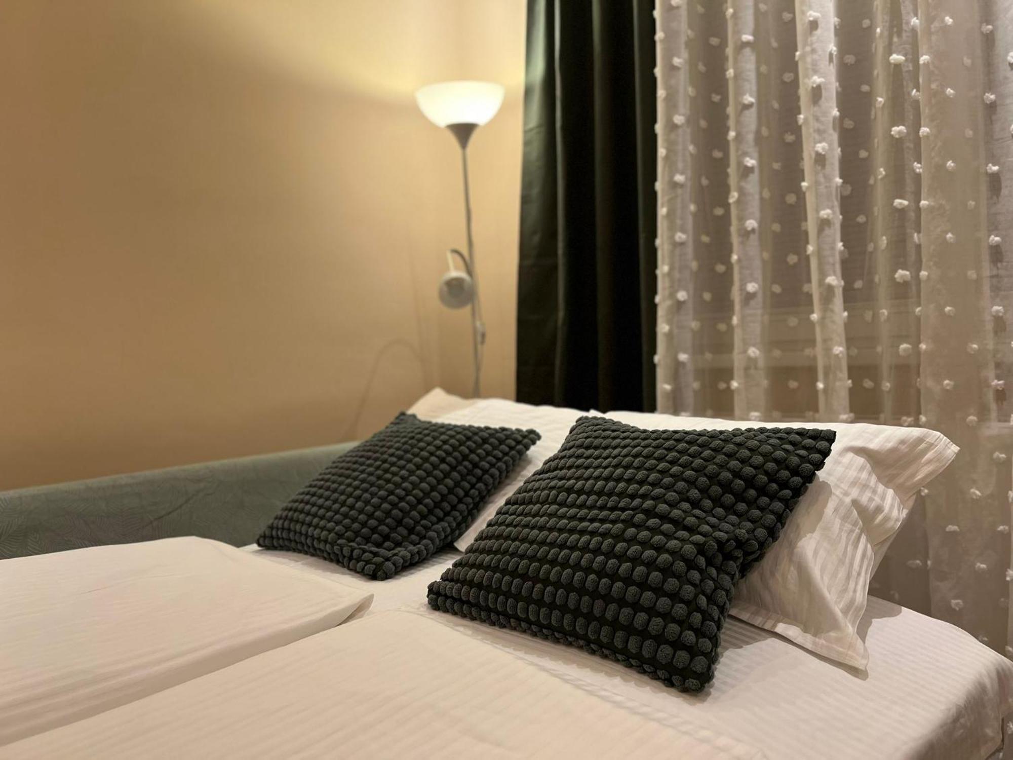 Aura'S Serenity Apartment Wina Bagian luar foto