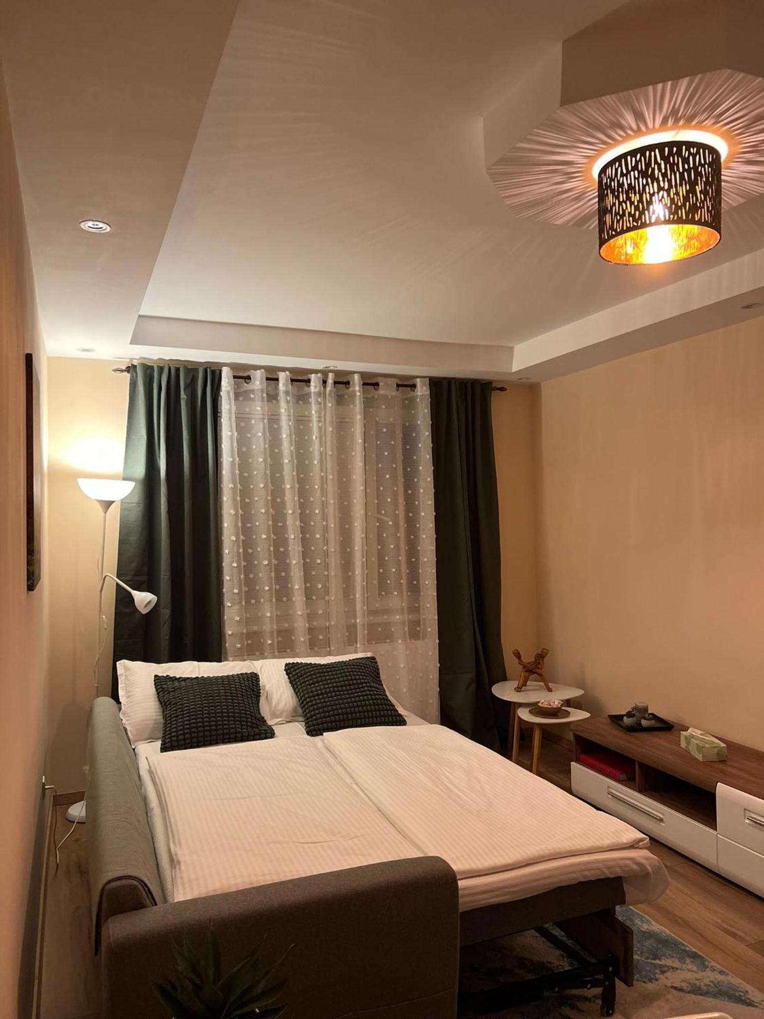 Aura'S Serenity Apartment Wina Bagian luar foto