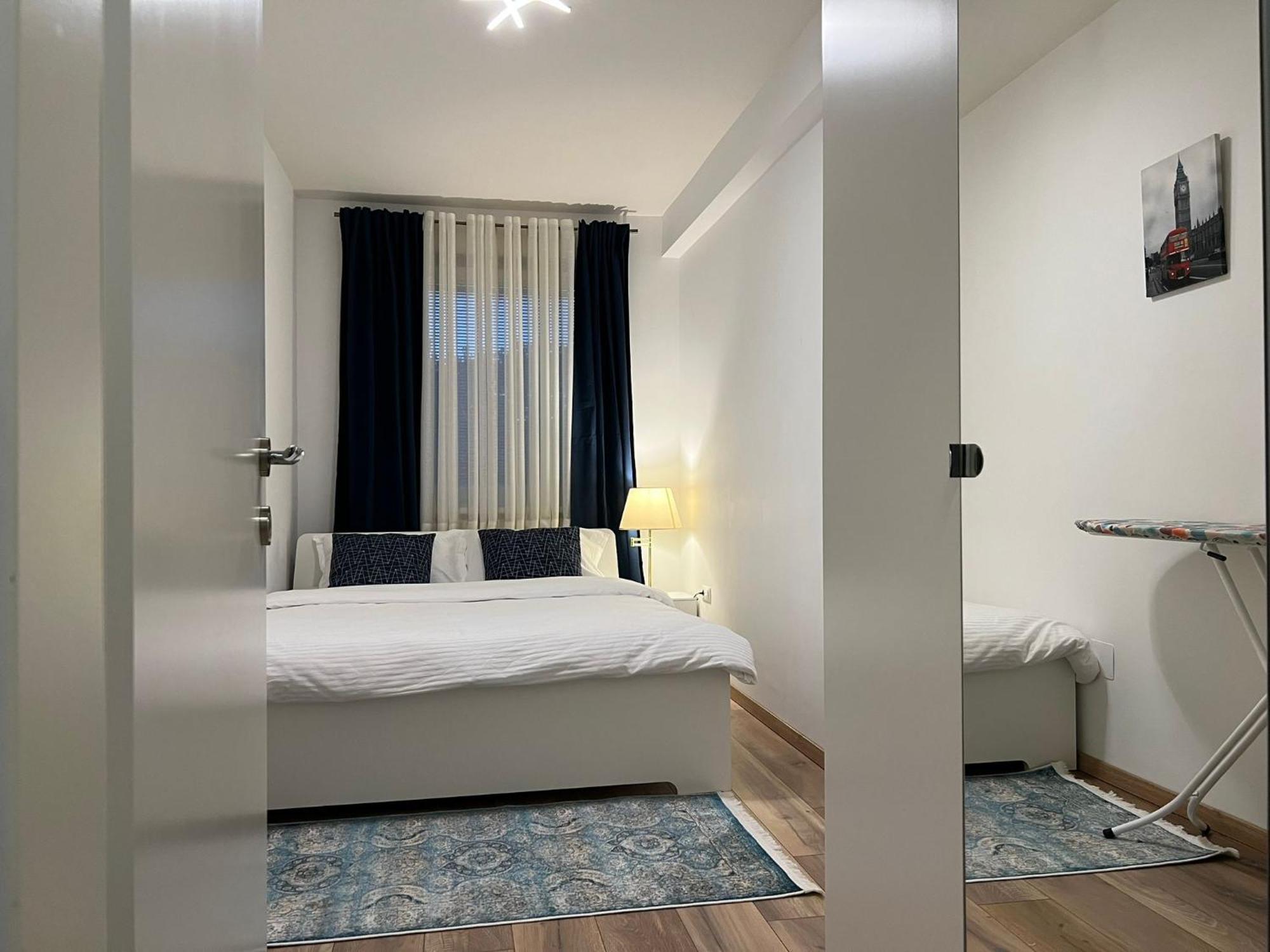 Aura'S Serenity Apartment Wina Bagian luar foto