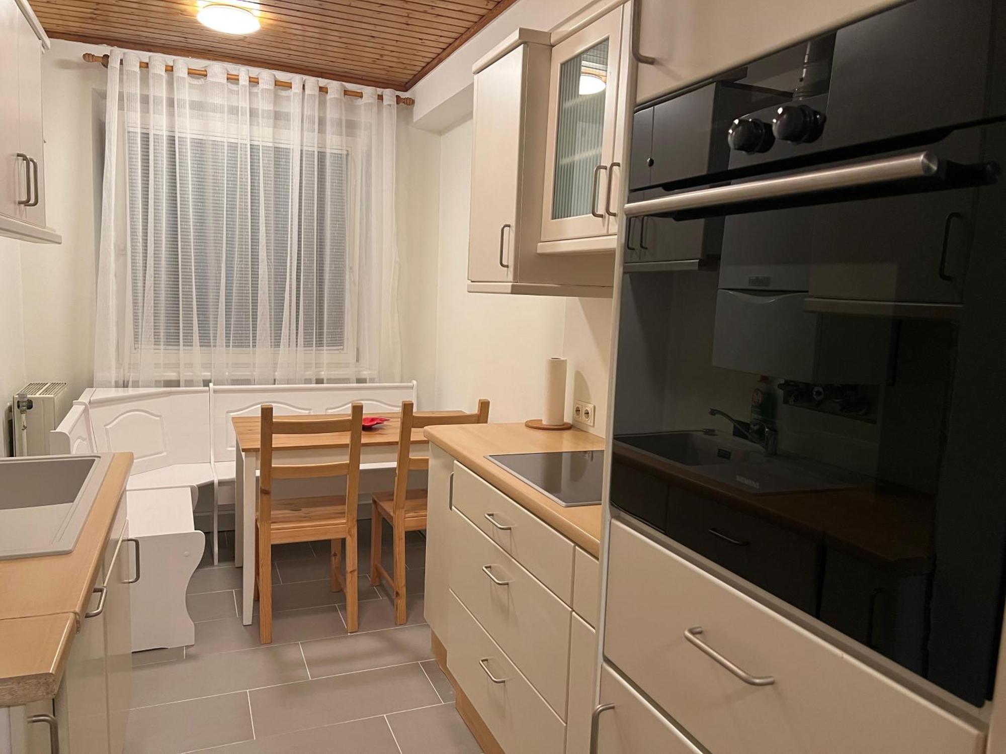 Aura'S Serenity Apartment Wina Bagian luar foto