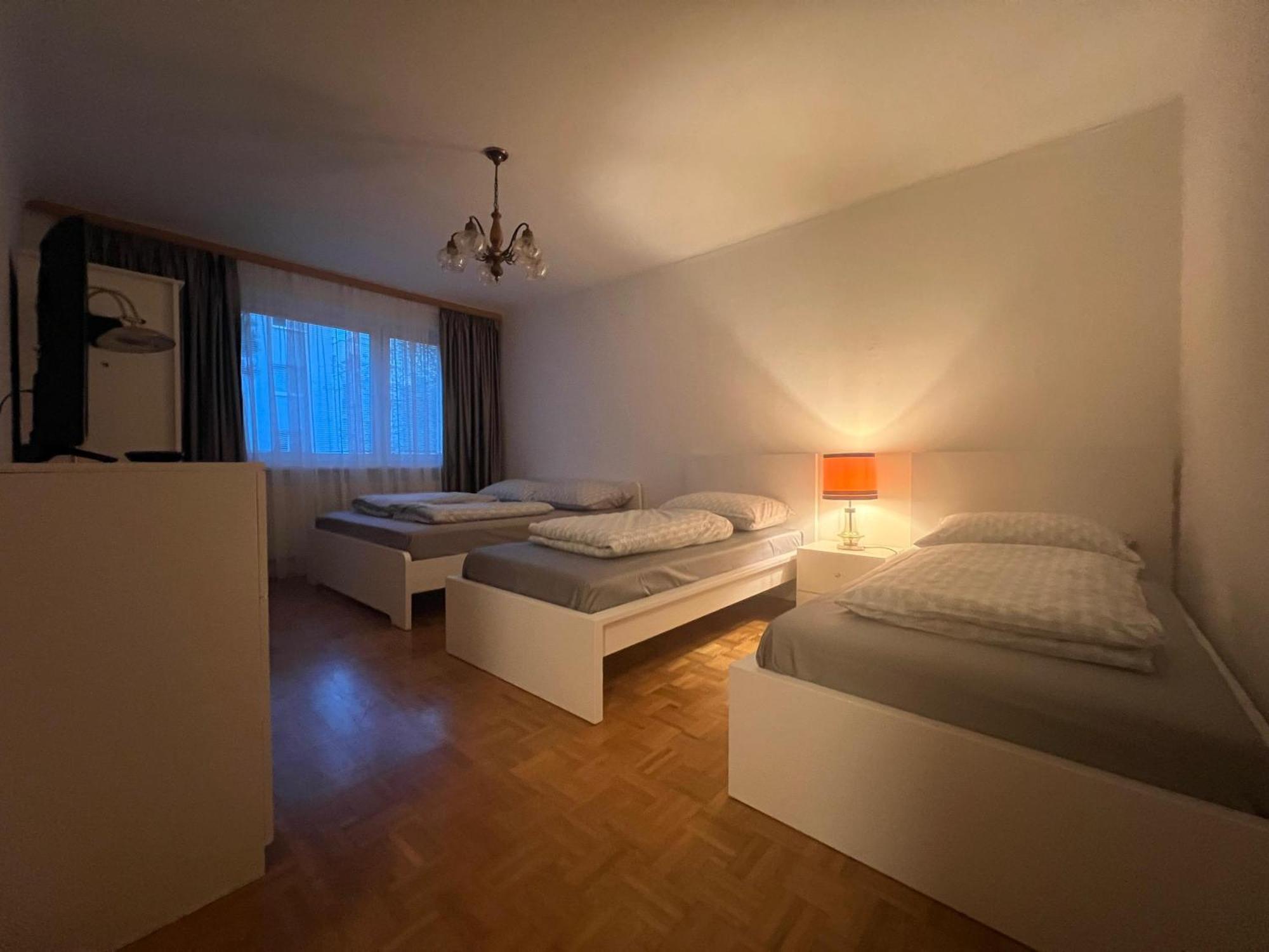 Aura'S Serenity Apartment Wina Bagian luar foto